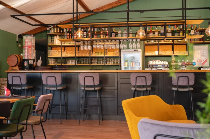 Bar op de camping bij RCN la Bastide en Ardèche
