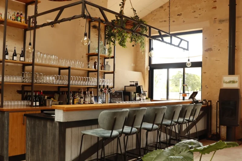Bar in het boerderijgebouw bij RCN la Ferme du Latois