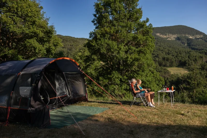 Kampeerplaats met tent bij RCN les Collines de Castellane