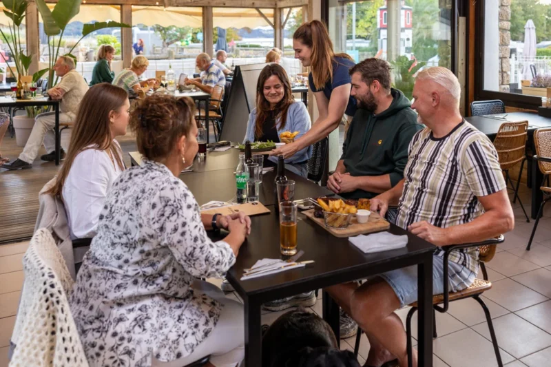 Bistro op de camping bij RCN Port l'Epine