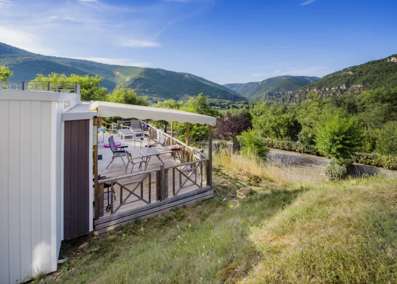 Verblijf met terras in de Aveyron bij RCN Val de Cantobre