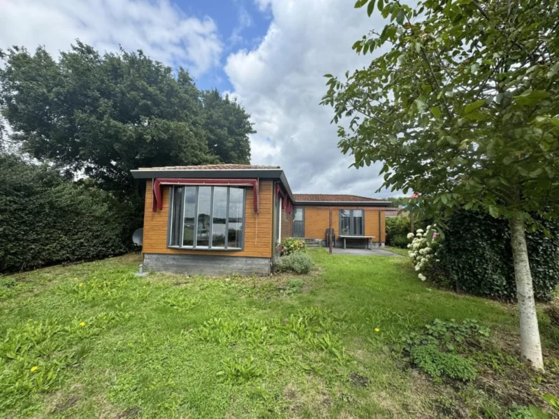 Meer Chalet aan het water bij Rhederlaagse Meren